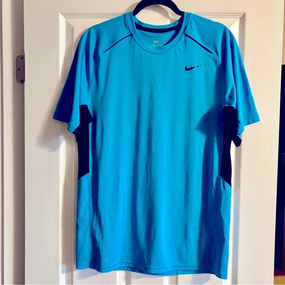 Men's Nike Dry-Fit Sky Blue sport-shirt, Medium - Picture 1 of 8